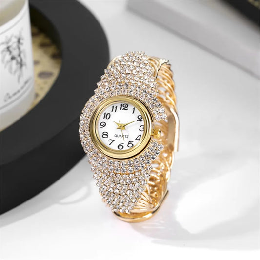 A Korean Version Of Fashionable And Versatile Women's Light Luxury Diamond Inlaid Quartz Bracelet Watch