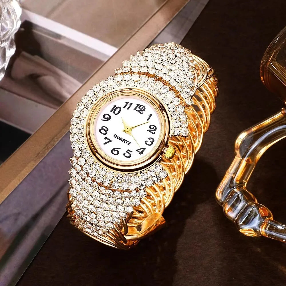 A Korean Version Of Fashionable And Versatile Women's Light Luxury Diamond Inlaid Quartz Bracelet Watch